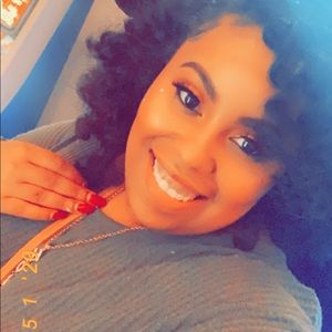 Meet your Posher, Tia